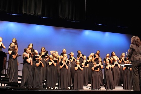 Choir shines in fall concerts with orchestra
