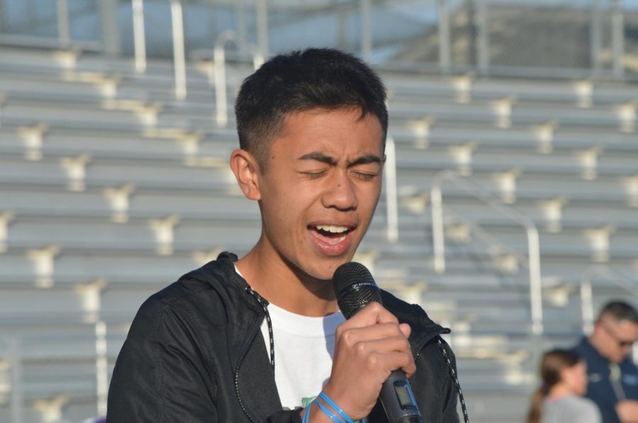 Junior Matt Braga delivers a spine-chilling rendition of Jason Mraz’s “I Won’t Give Up,” bringing his voice to power as he stood up defiantly at the second chorus. “‘I Won’t Give Up’ gives the idea that for every tragedy or heartbreak there is always hope waiting around the corner … for all of us who feel broken on the inside,” Matt said.