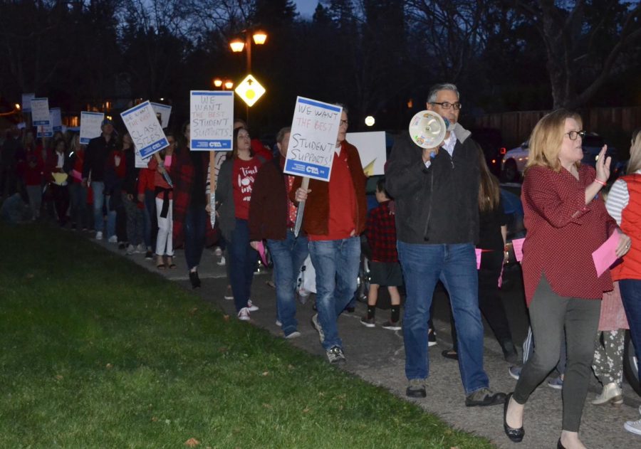 SRVEA members rally on March 3 outside the SRVUSD office preceding a Board of Education meeting.