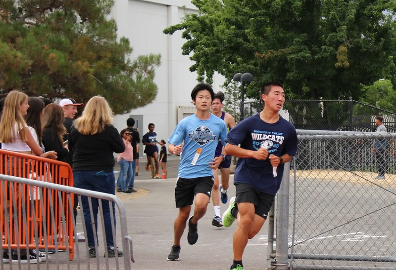 Wang+%28center%29+sprints+towards+the+finish+line+at+the+scrimmage+at+California+High+School+on+Sept.+2.