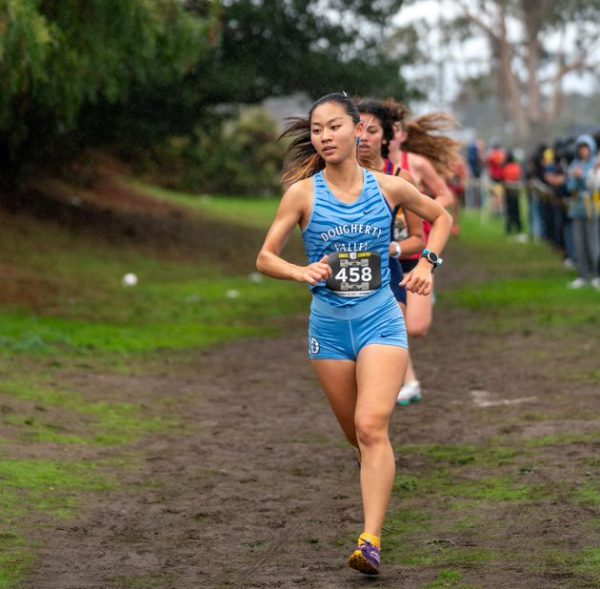 Liana Lee racing at the North Coast Section Championships on Nov. 18, where she placed second and individually qualified for the CIF State Championships