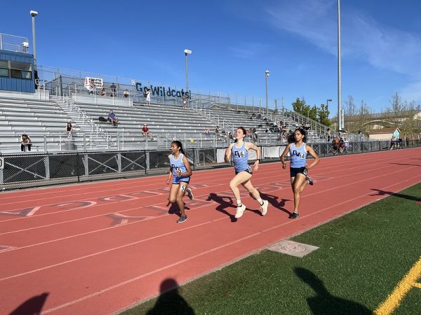Navigation to Story: DVHS Track and Field athletes motivate each other during EBAL preparations