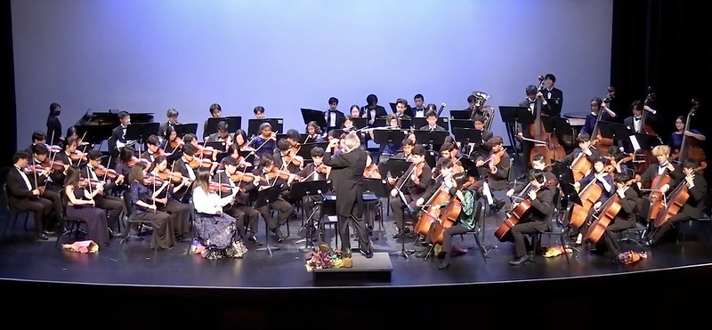 DVHS Chamber Orchestra performs Nikolai Rimsky-Korkasov’s “Scheherazade” with band members from Wind 1 and 2 on April 29 to cap off their Spring Concert.