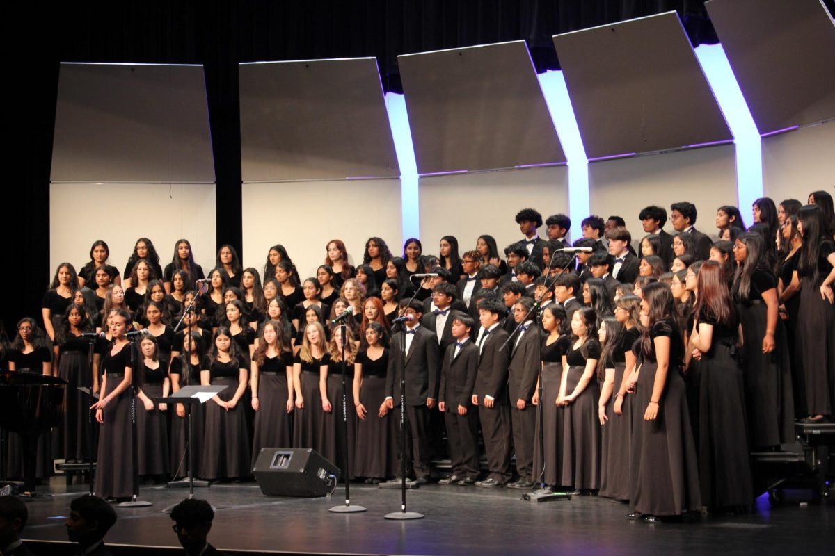 DVHS Choirs perform their final song of the night.